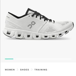 On cloud sneakers size 8